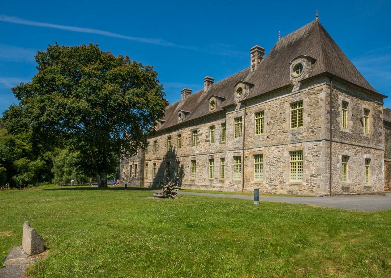 Auberge Le Canard Qui Rit Plélauff エクステリア 写真